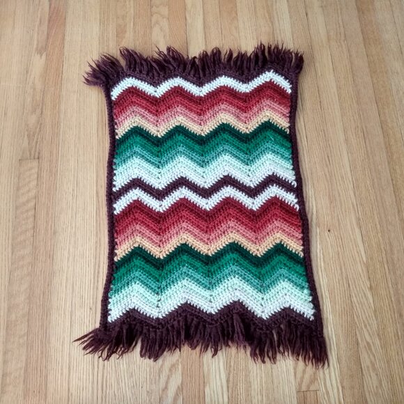 Vintage Crocheted Table Mat Doily Mini Afghan Chevron Handmade Boho Decor - Picture 3 of 10